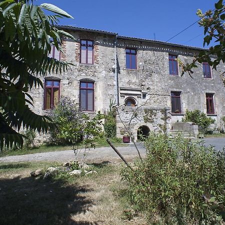 Logis De Riparfonds Bed & Breakfast Bressuire Luaran gambar