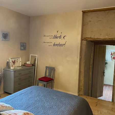 Logis De Riparfonds Bed & Breakfast Bressuire Luaran gambar