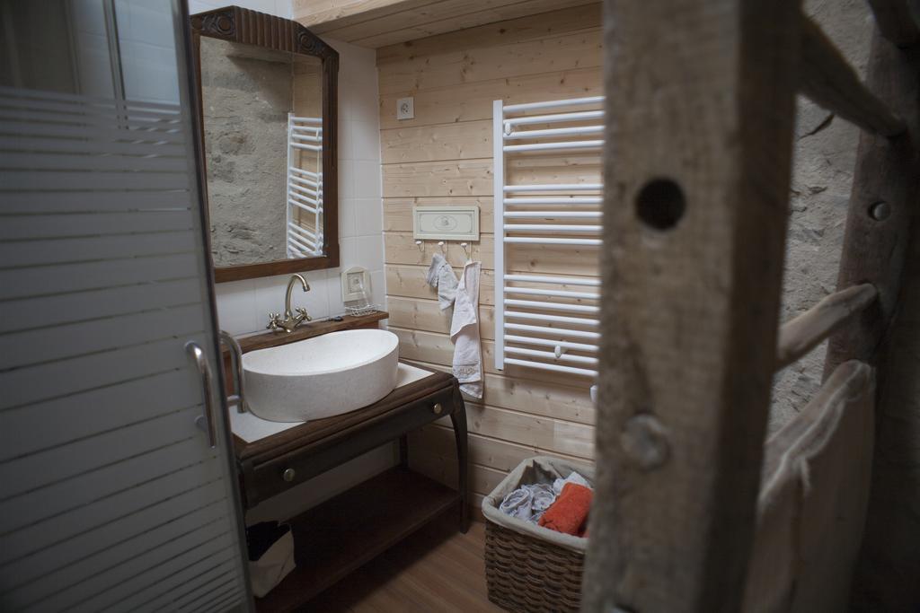 Logis De Riparfonds Bed & Breakfast Bressuire Luaran gambar
