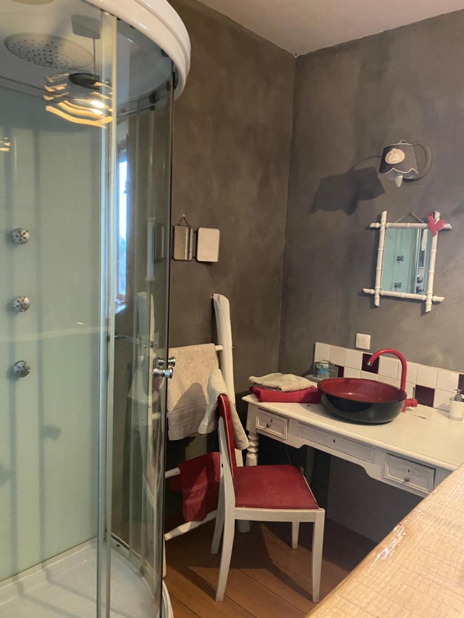 Logis De Riparfonds Bed & Breakfast Bressuire Luaran gambar