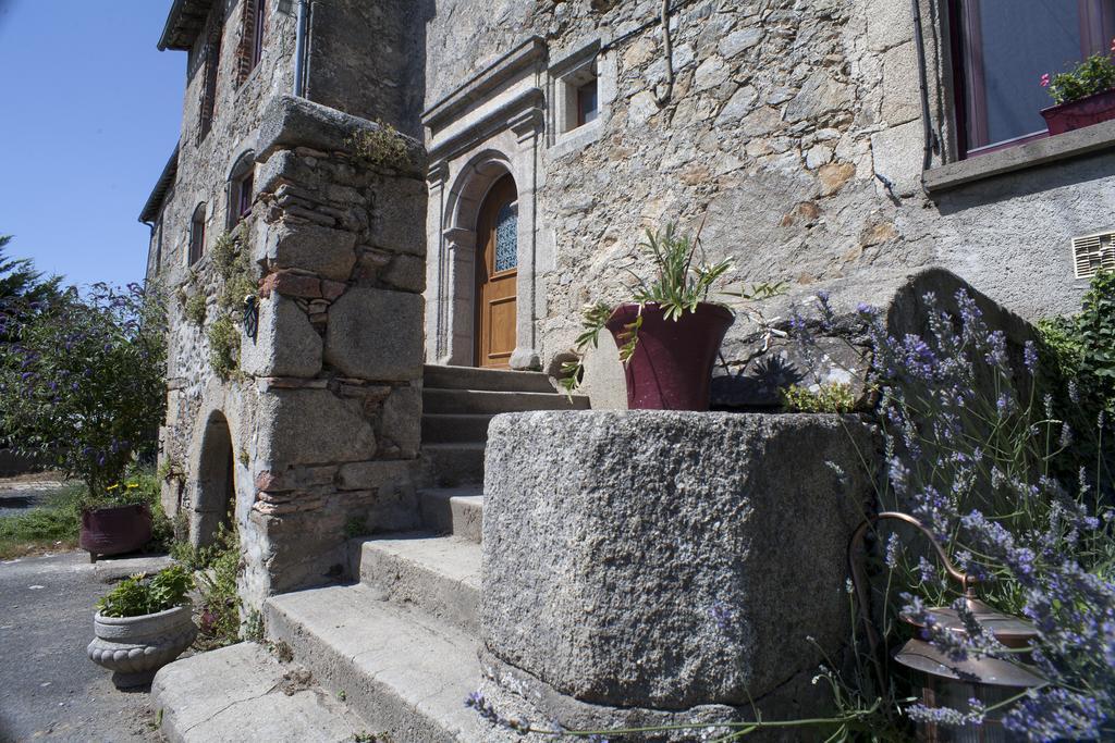 Logis De Riparfonds Bed & Breakfast Bressuire Luaran gambar