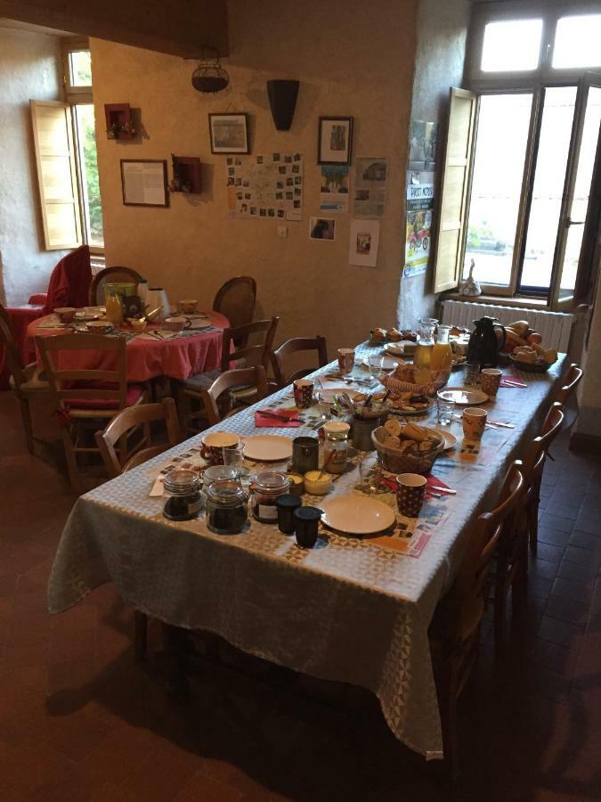 Logis De Riparfonds Bed & Breakfast Bressuire Luaran gambar